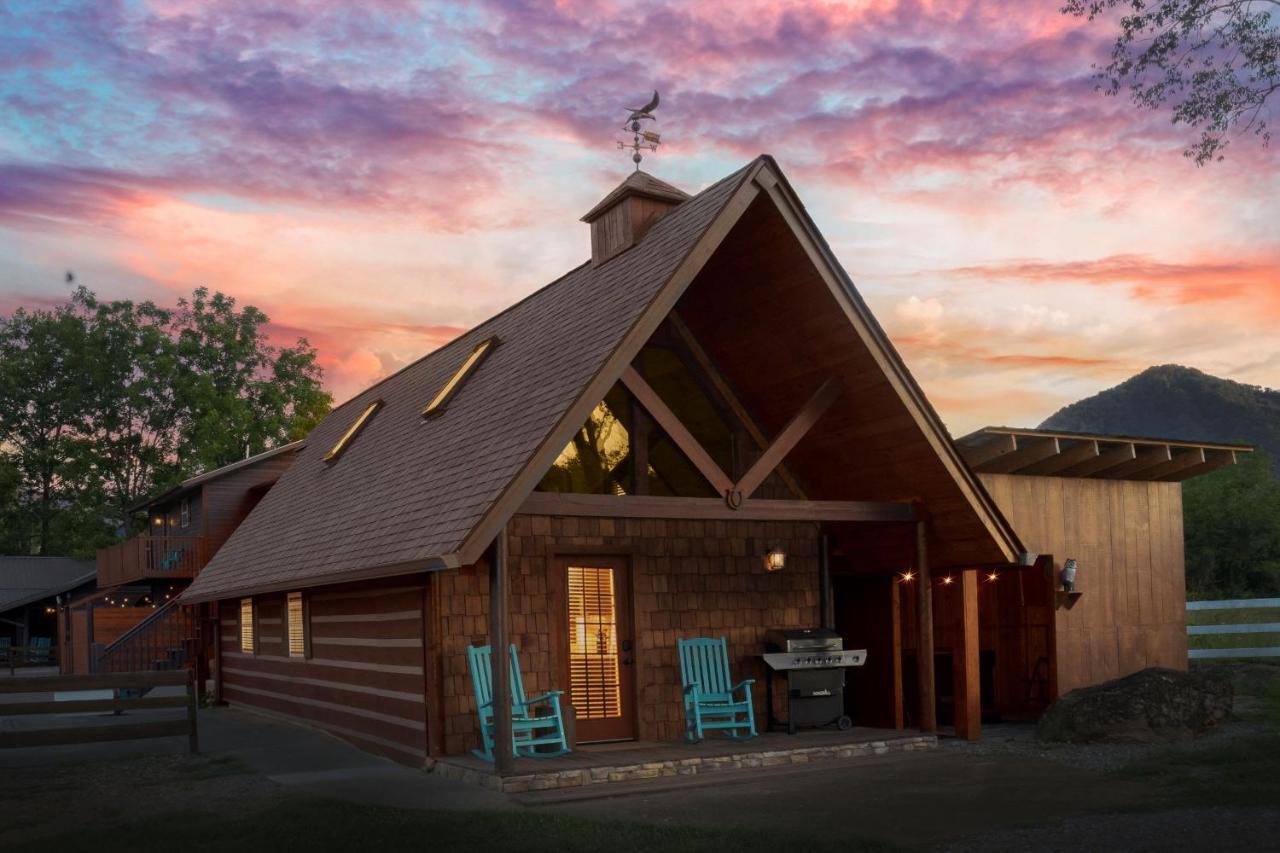 Romantic A-Frame Private Hottub Firepit Neargsmnp Sevierville Eksteriør bilde